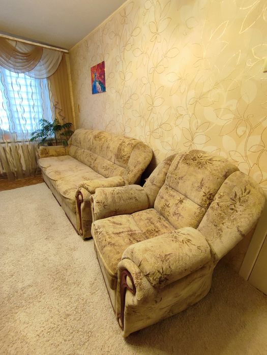Срочно продам Диван и 2 кресла