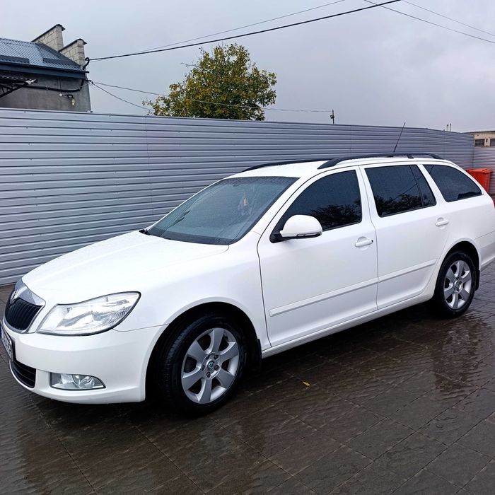 Продаю автомобіль Skoda 1.8 бензин