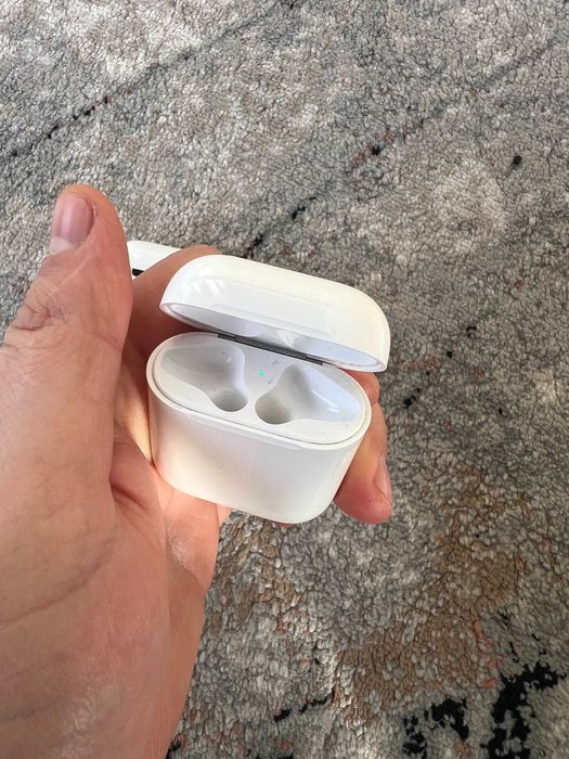 кейси для навушників Apple AirPods