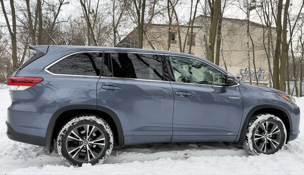 Toyota Highlander Hybrid 2018 року
