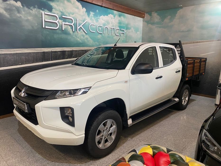 Mitsubishi L200 2.3 DI-D CD Invite 4WD