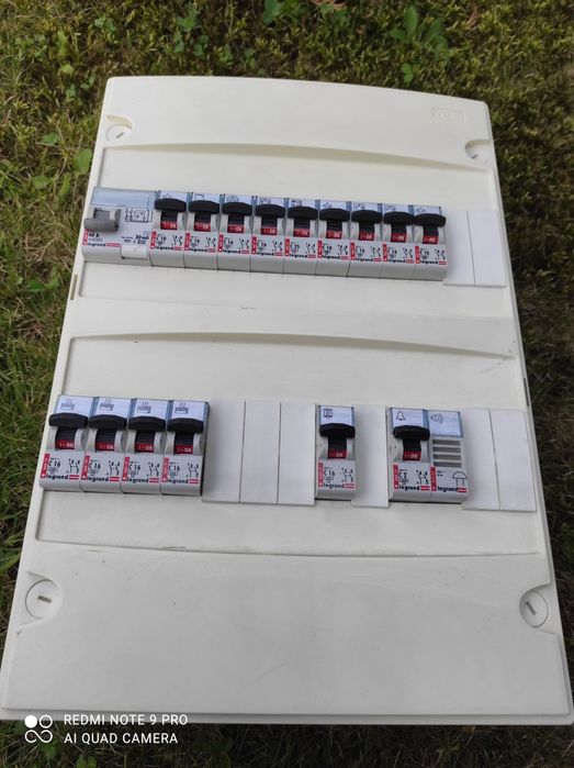 Tablica elektryczna dwu rzędowa