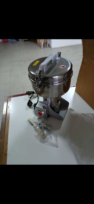 Maquina de moer, pulverizar ate 1 kg