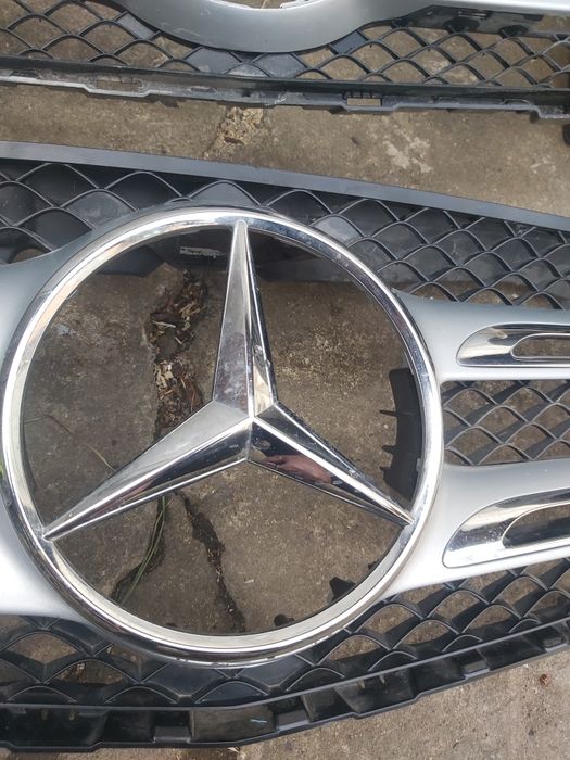 Мерседес решітка