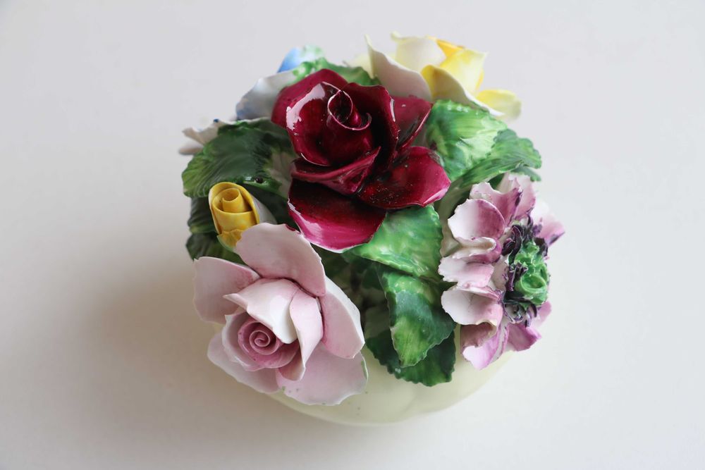 Винтажная фарфоровая композиция цветы в вазе kew royal англия, 1970-е