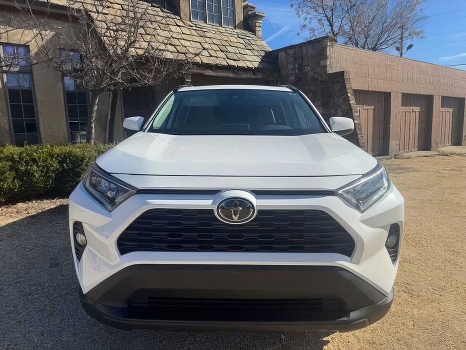 Toyota RAV4      2020