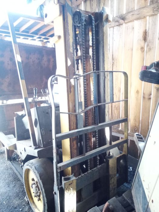 вилочний навантажувач ЕВ 717 виробництва Болгарія