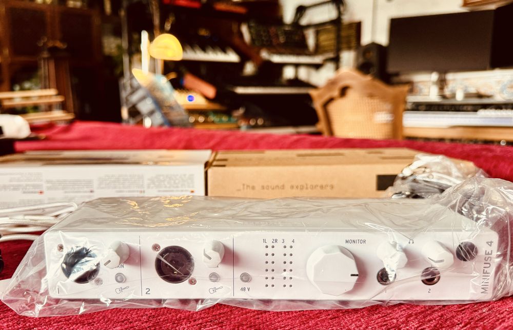 Arturia MiniFuse 4 – Interface de Áudio - Como Nova