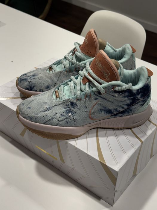 Nike LeBron XXI 'Aragonite' Basketball Shoe - Jade Ice Terra Blush