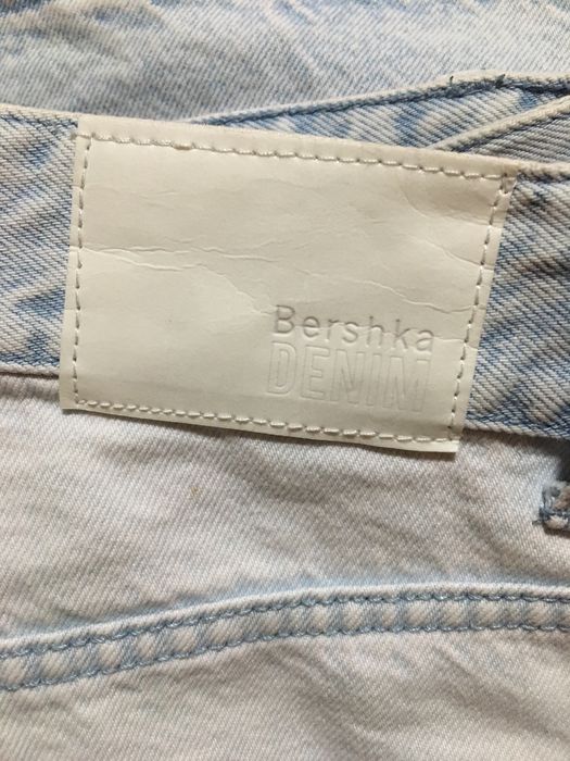 Джинсы bershka
