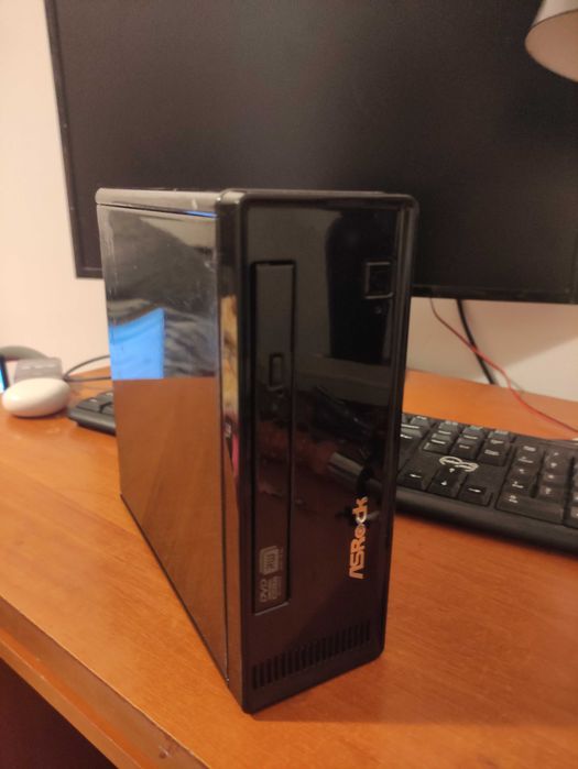 ASRock ION 330Pro, media center mini komputer PC