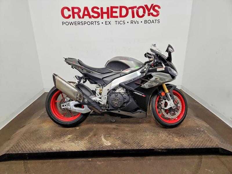 2025 Aprilia Rsv4 1100