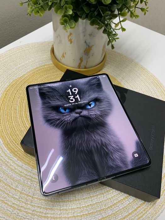 Samsung Z Fold4 || GreenGray || 12GB || 256GB || Como novo!