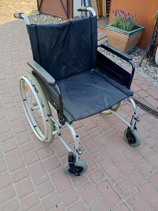 Wózek inwalidzki wzmocniony