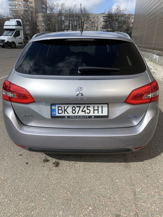 Peugeot 308 2015 року