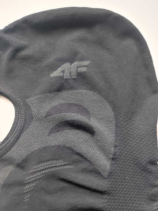 kominiarka termoaktywna bezszwowa 4F narciarska snowboardowa sportowa