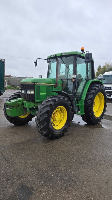 Свіжопривезений трактор Джон дір