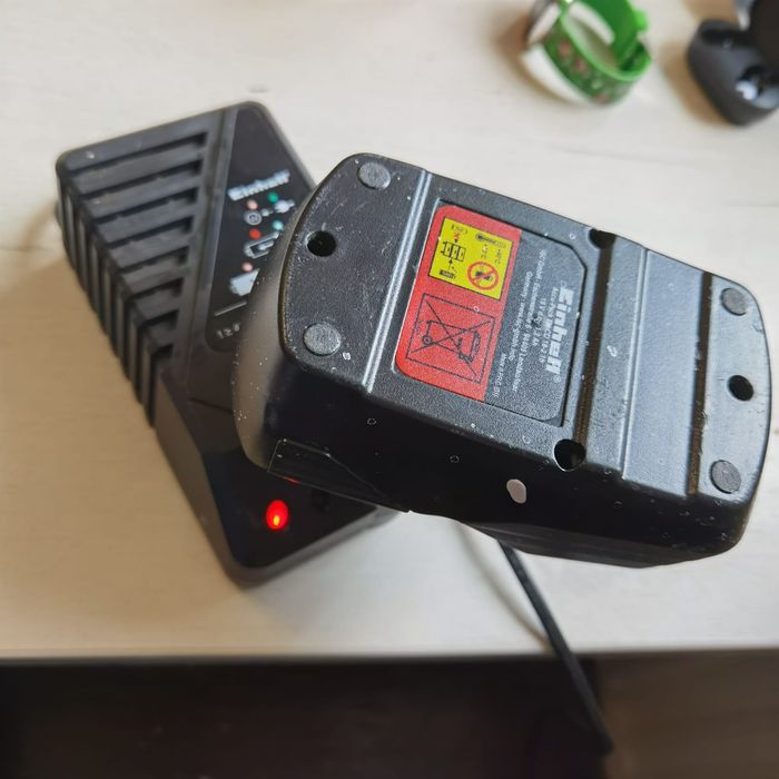 Zestaw wkrętarka Einhell ładowarka akumulator