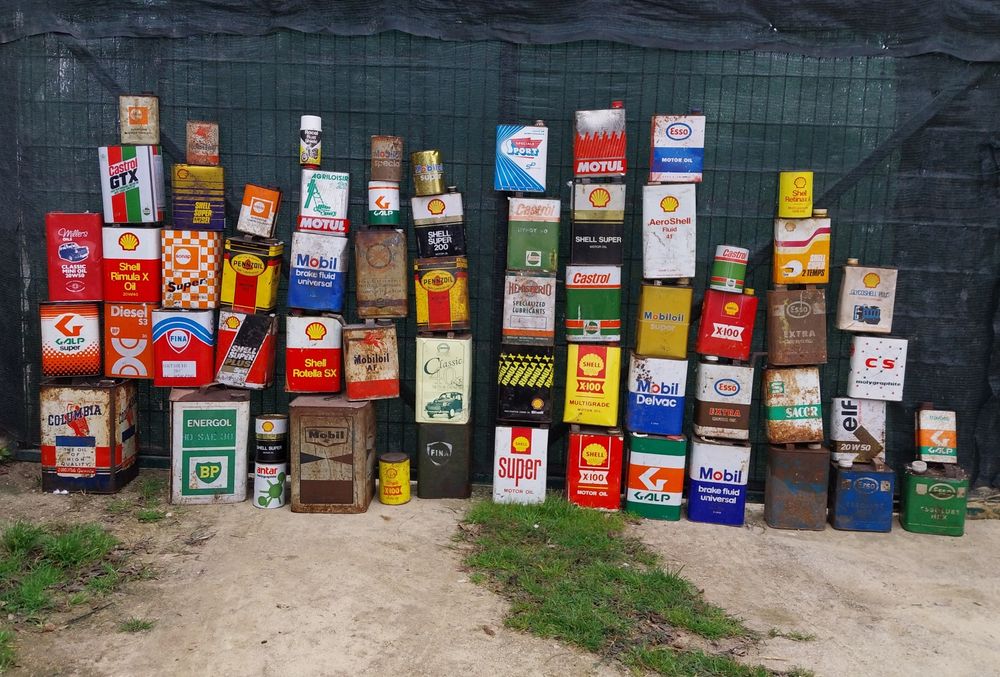 Lote de latas de óleo.