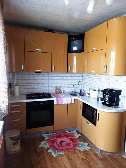 Продам 3-к квартиру, Шевченковский район
