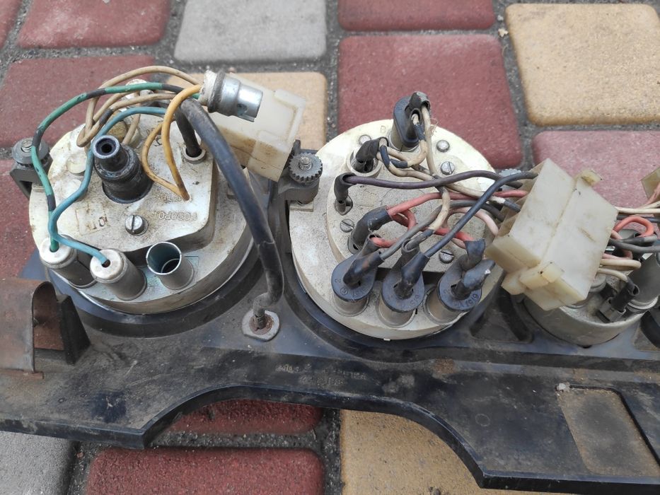 Панель приборов ВАЗ 2106