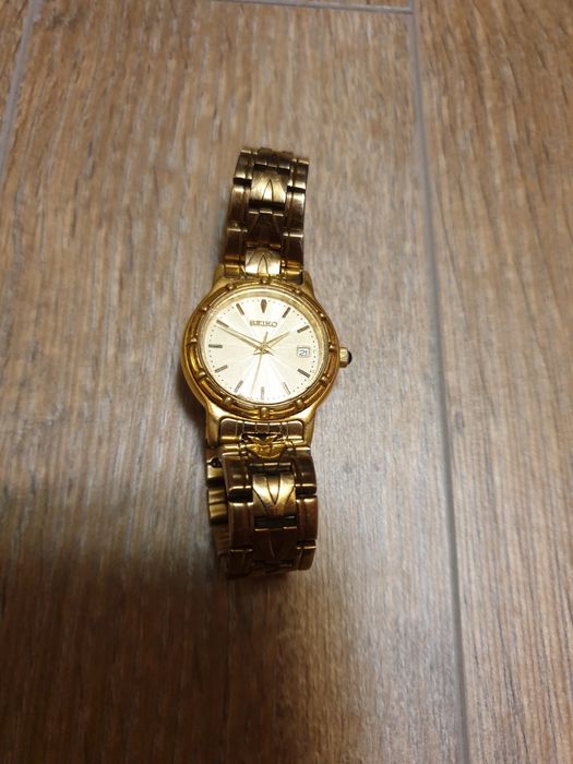 Часы SEIKO женские позолоченные.