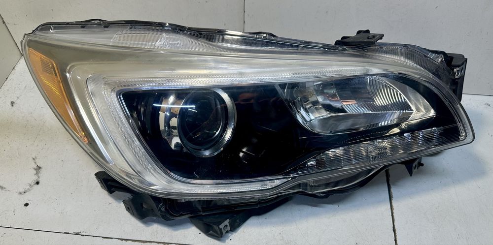 Фара правая subaru Outback Legacy 2015, 2016, 2017 usa xenon