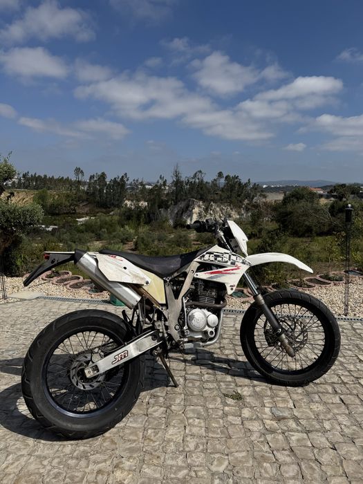 AJP PR3 125cc 2011