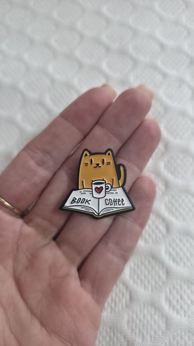 Przypinka wpinka pin broszka kot alternative y2k anime