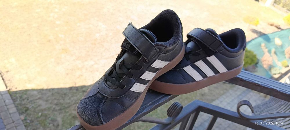 Buty chłopięce Adidas czarne