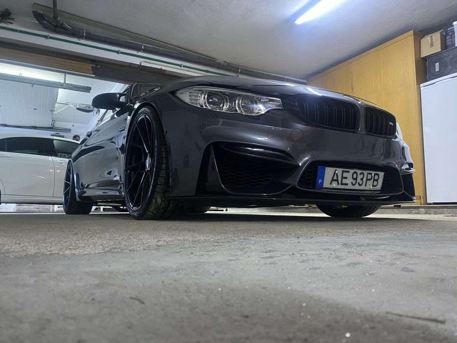 A venda  BMW M4 PERFORMANCE 57000km  ano 2015