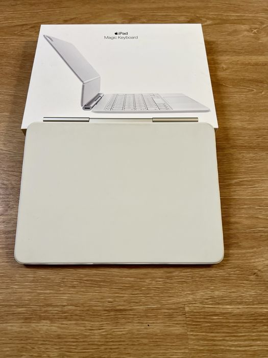 Apple Magic Keyboard 11 polegadas português