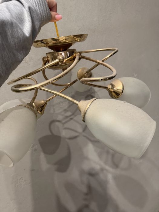 Продам люстру  ….