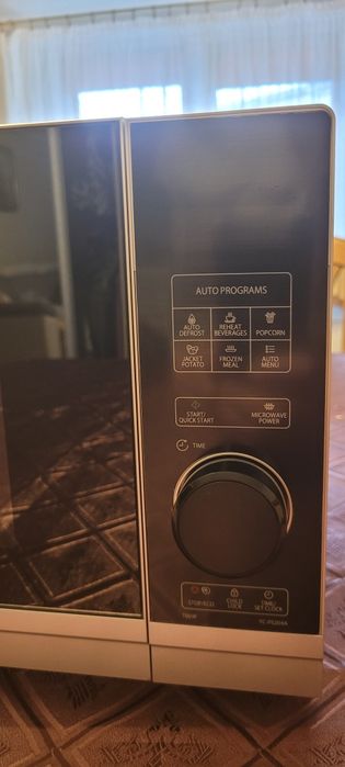 Kuchenka mikrofalowa SHARP YC-PS204AE-S 700W