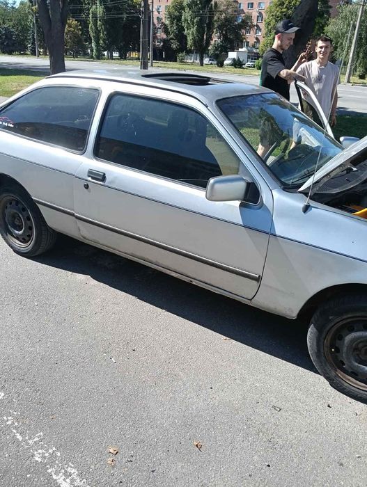 Авто Форд Сіерра