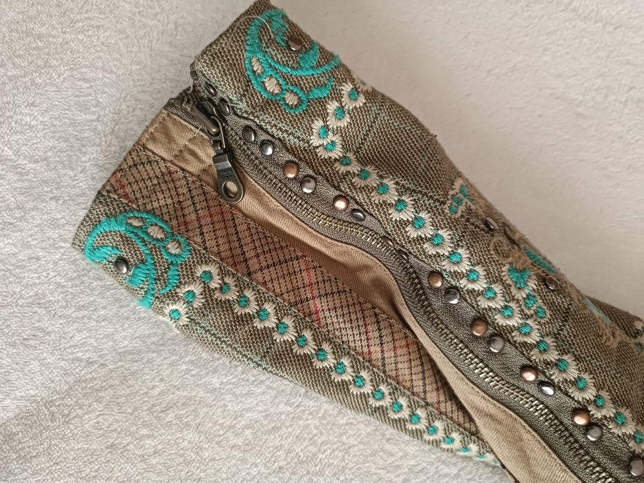 Blusão da marca Two Ten Ten Five