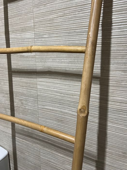 Escada toalheiro bambu
