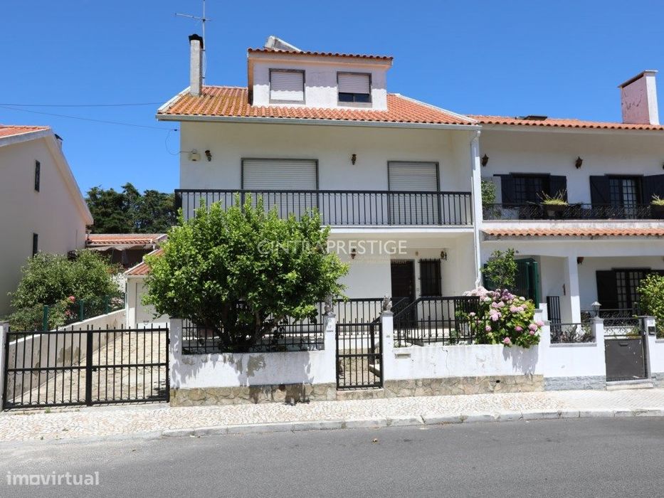 Lourel -Moradia T4 com sotão , garagem e churrasqueira - Conforto, ...