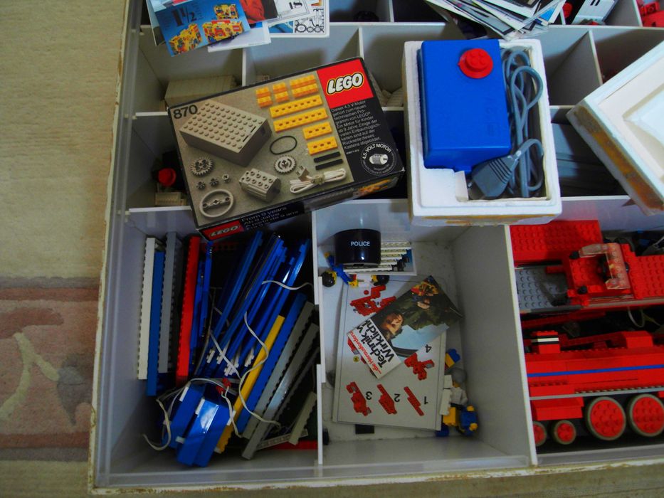 Grande coleção de LEGO - com caixa grande (100cm x 80cm x 20cm)