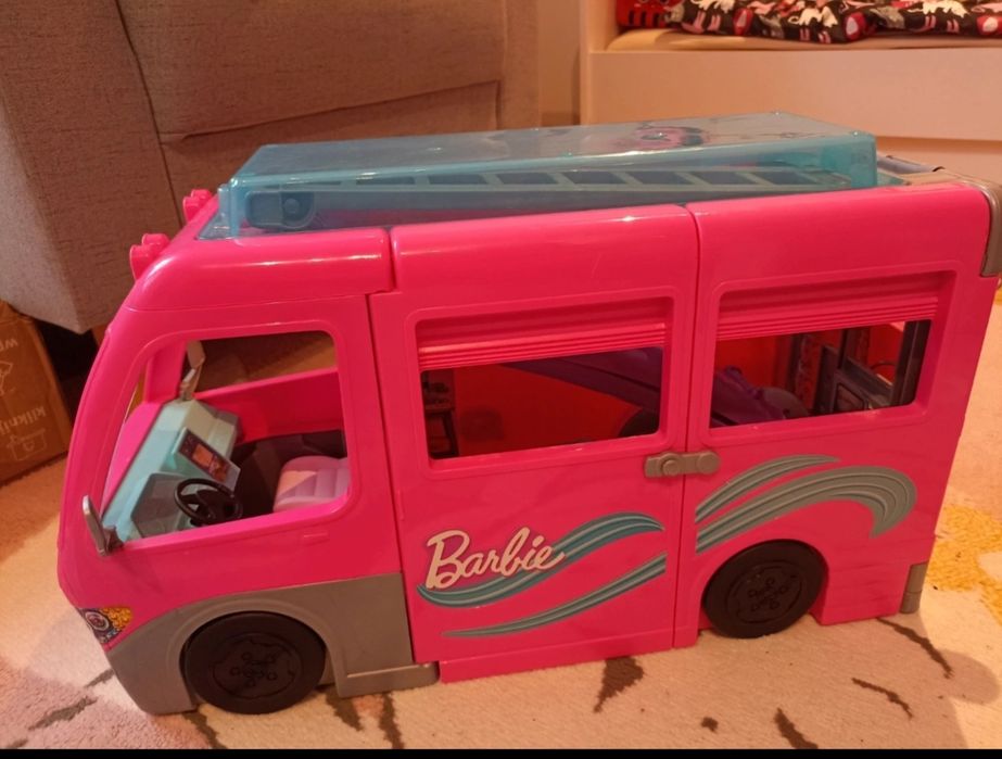 Kamper Barbie Dream House