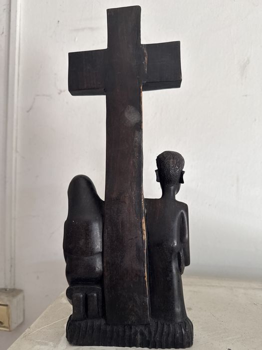 Afrykańska rzeźba sakralna – Krzyż, 4 postacie, 36 cm, rękodzieło