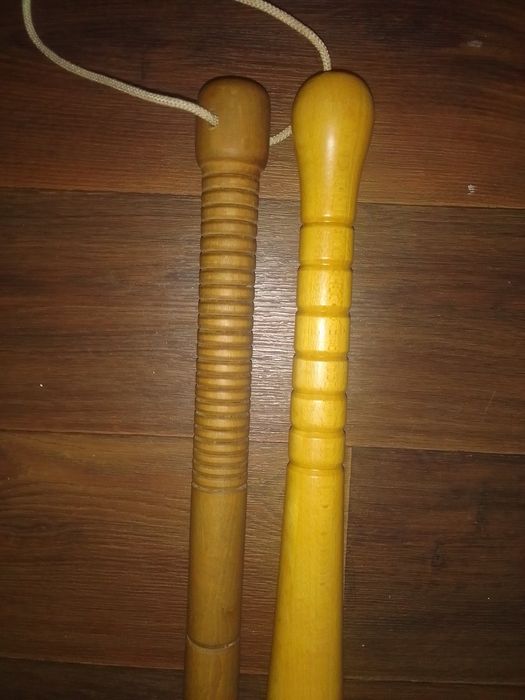 Бита деревянная.