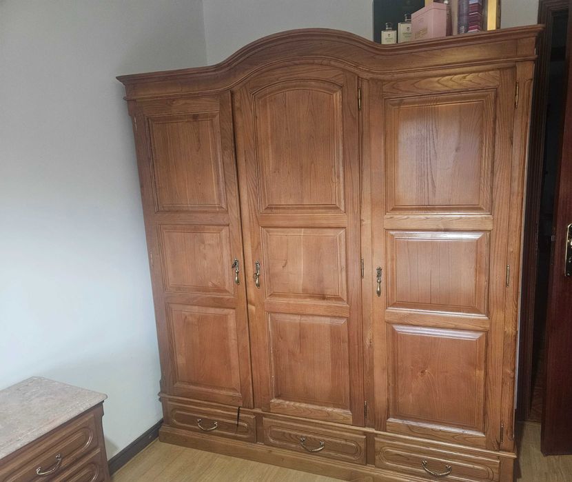 Quarto de madeira completo com colchão