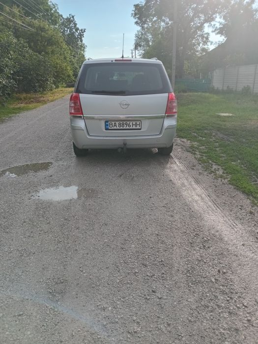 Продається Opel Zafira.