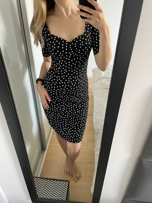 Sukienka w groszki Anna Field dekolt serce