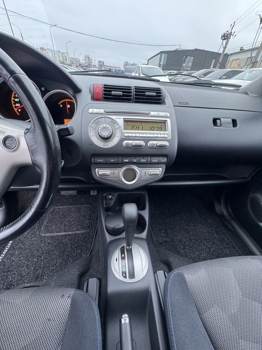 Продам Honda Jazz