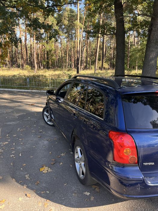 Тойота Авенсіс т250