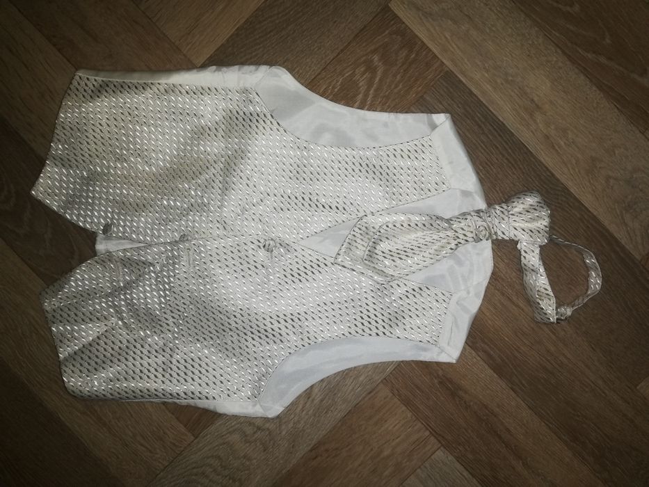 Строгий костюм тройка на 6 лет