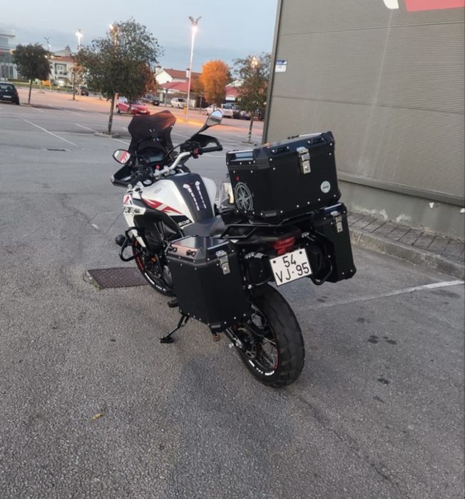 Benelli 502 como nova