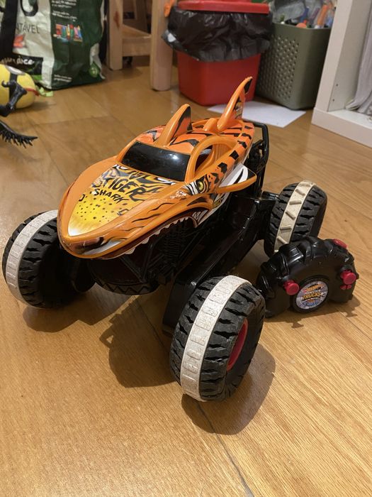 Hotwheels RC tiger Shark